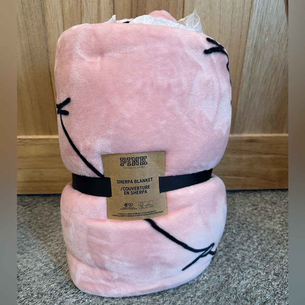 VS Pink Blanket